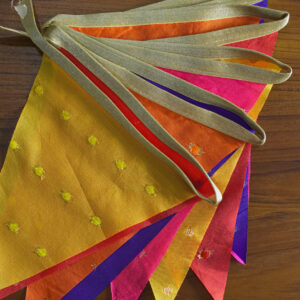 Triangular Zari-Buti Extra-Long Bunting